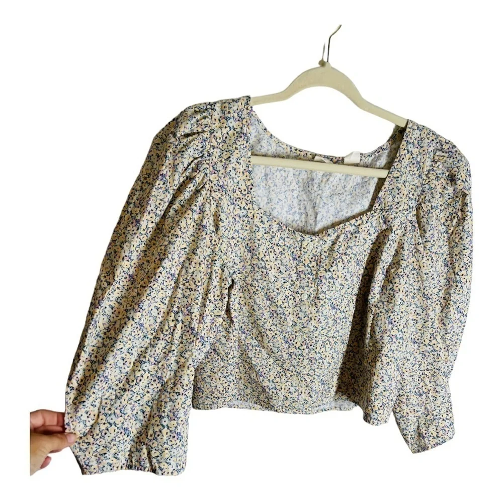 Levis floral puff sleeve top - Picture 3 of 6